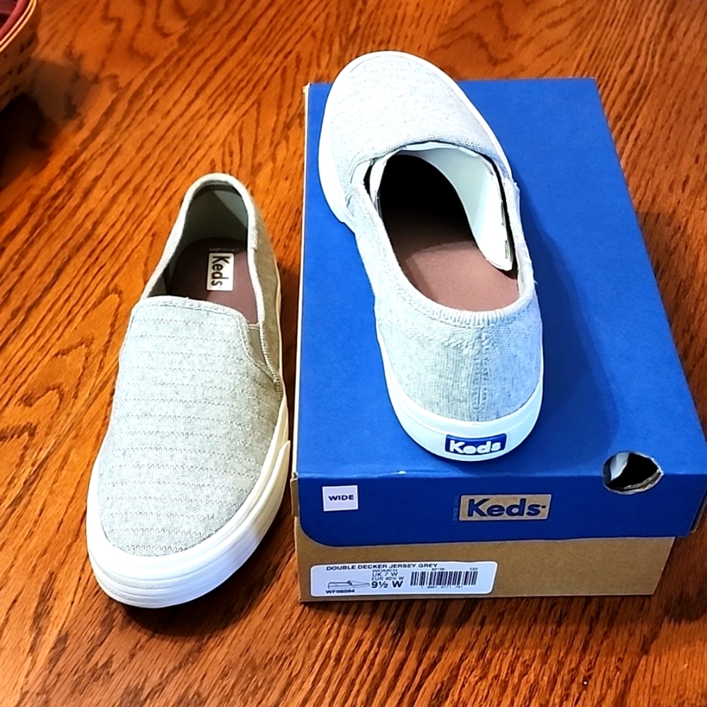 New never worn Keds. Wide width.